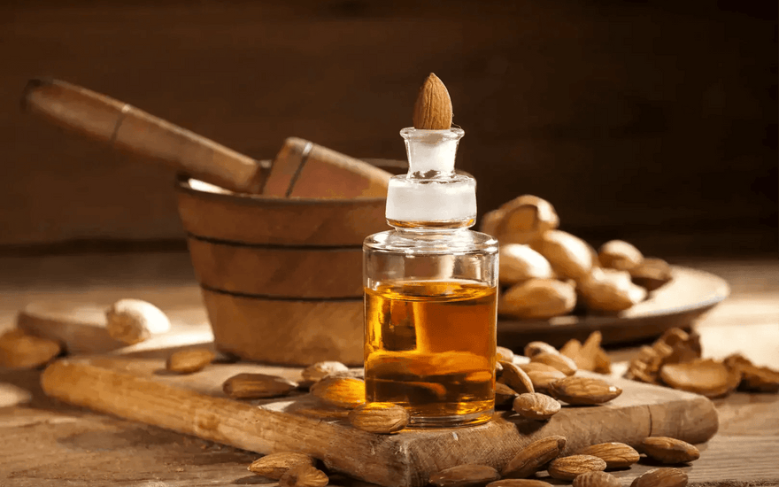 Aceite de Almendra Dulce: suavidad, calma e hidratación natural - DermaRadiant